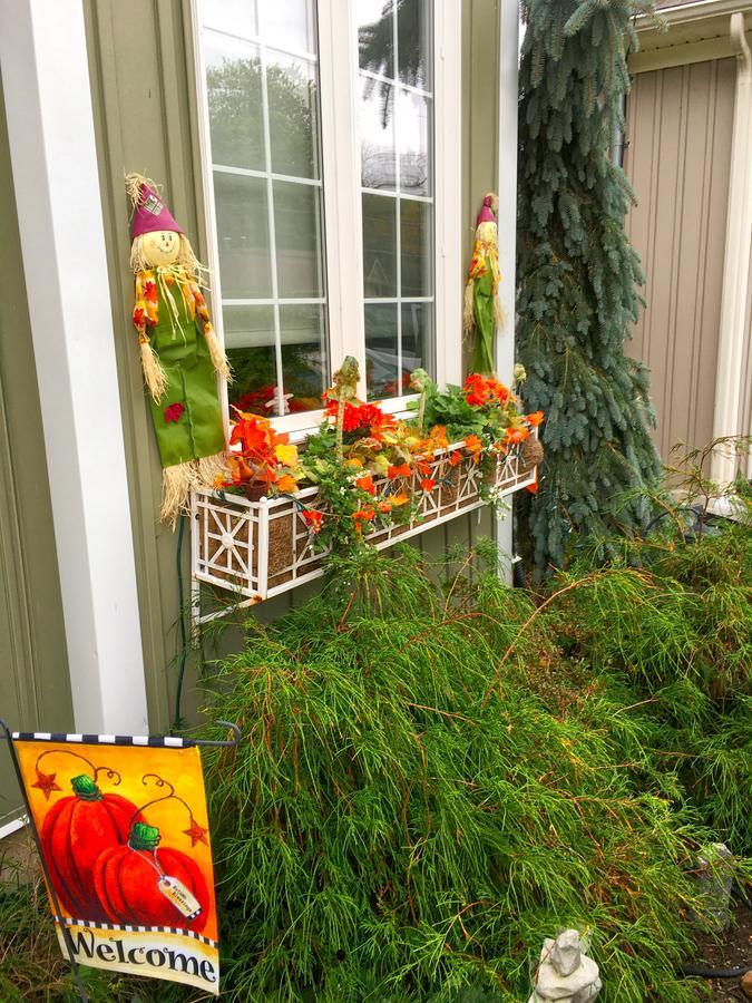 Yellow Door Bed And Breakfast Fort Erie Exterior photo